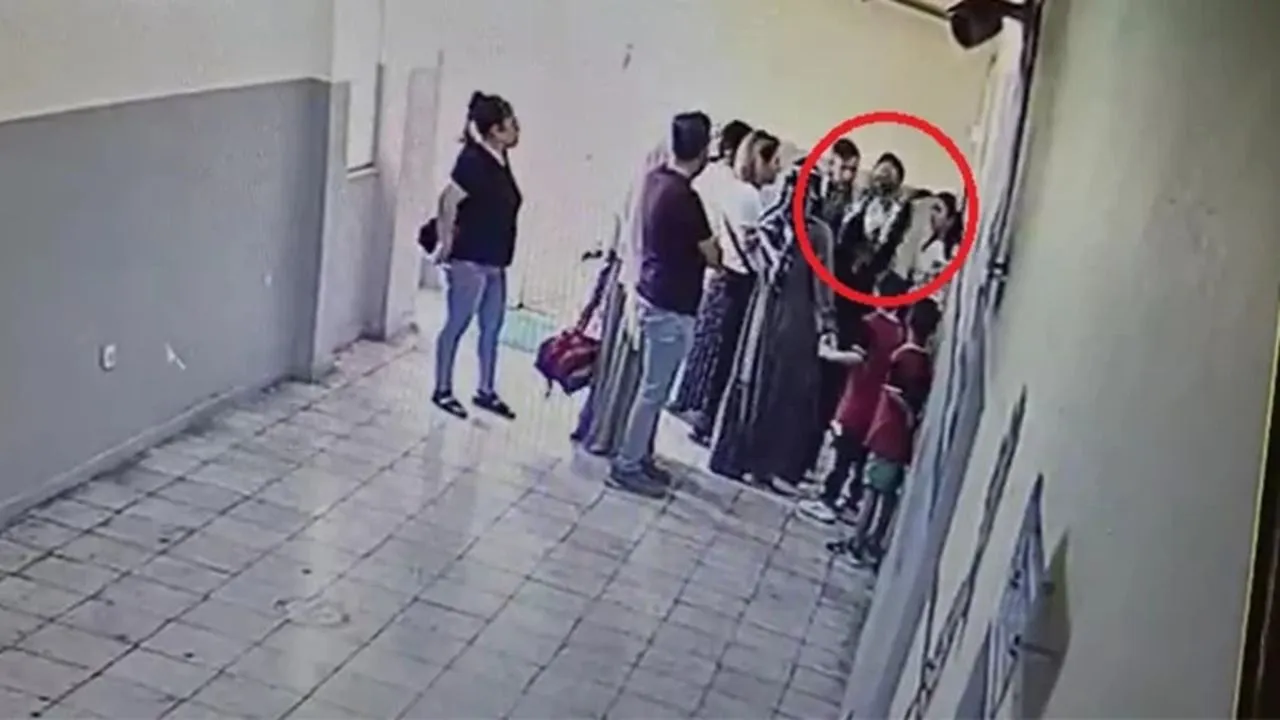 Diyarbakırda Okulu Basan Veli Kadın Öğretmeni Darp Etti